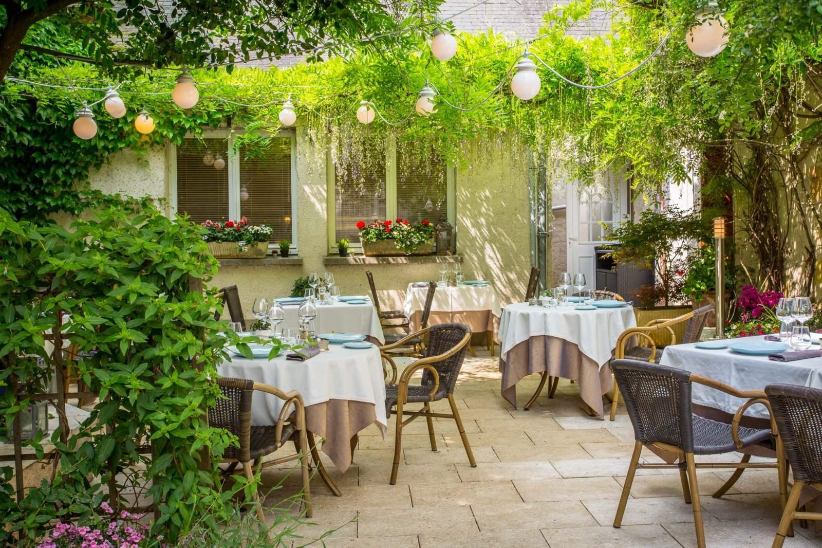 Logis Hotels Restaurant La Mere Hamard Semblancay Exterior photo
