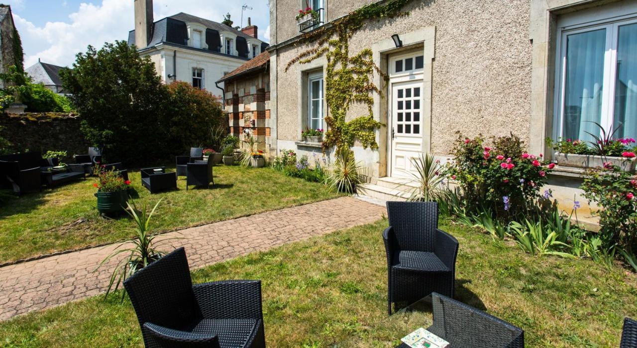 Logis Hotels Restaurant La Mere Hamard Semblancay Exterior photo