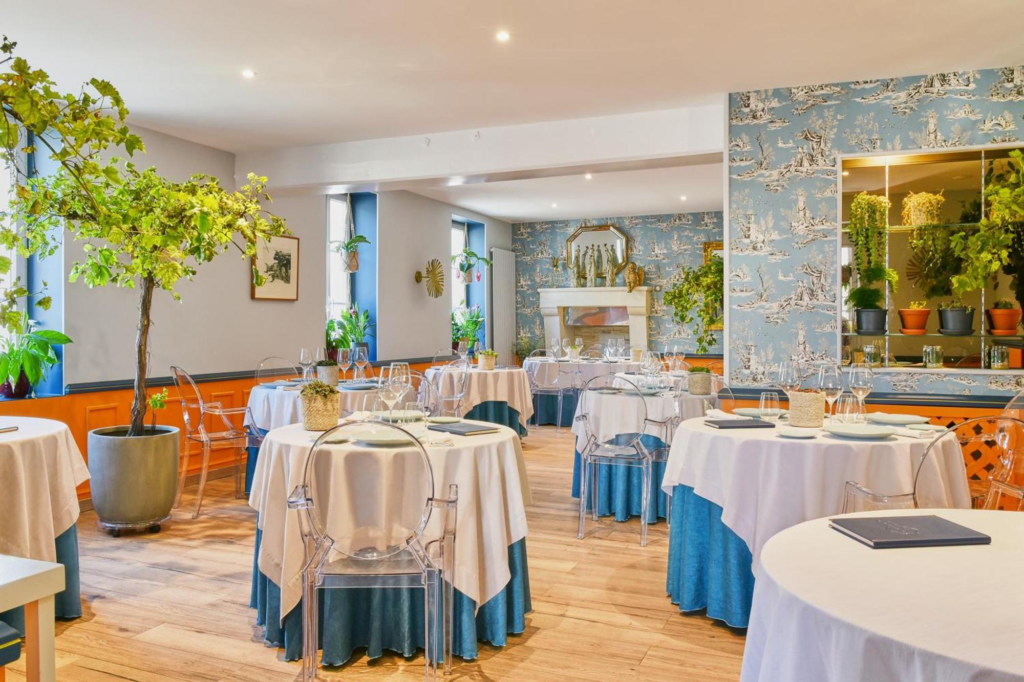 Logis Hotels Restaurant La Mere Hamard Semblancay Exterior photo
